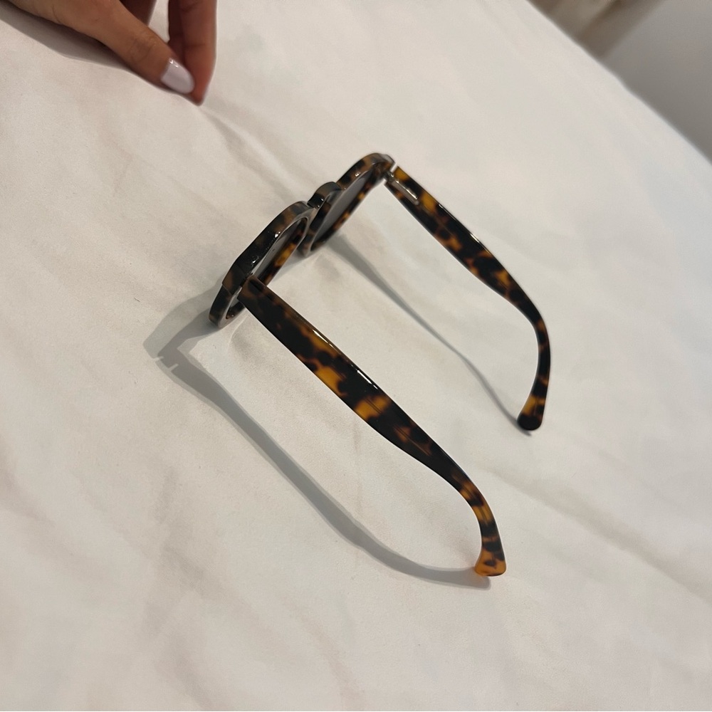 Illesteva Leonard Sunglasses - Picture 3 of 5